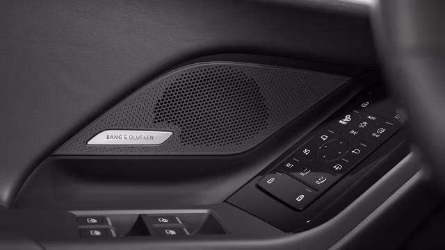 Bilde som viser Bang &amp; Olufsen Premium lydsystem med 3D-lyd